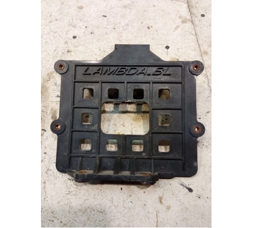 Кронштейн блока управления двигателем