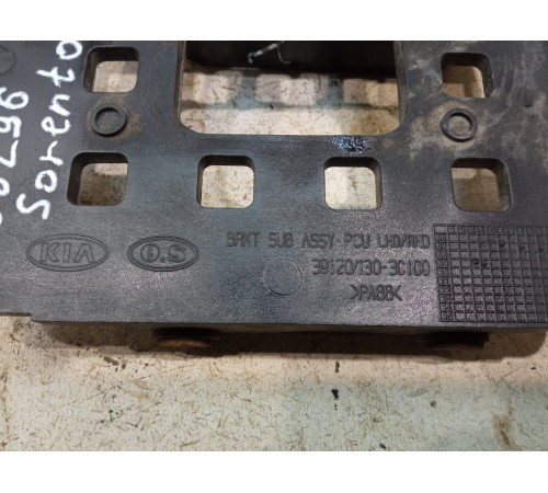 Кронштейн блока управления двигателем