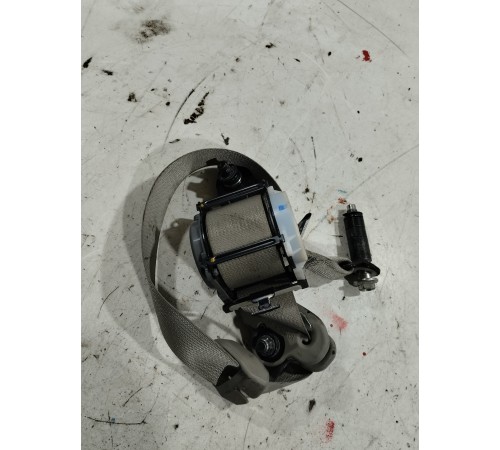 Ремень безопасности (задний правый) второй ряд