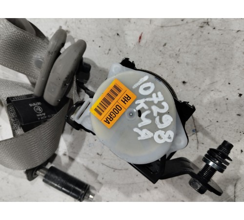 Ремень безопасности (задний правый) второй ряд