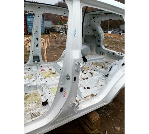 Порог левый с центральной стойкой