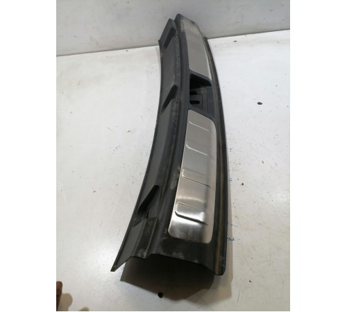 Обшивка панели багажника