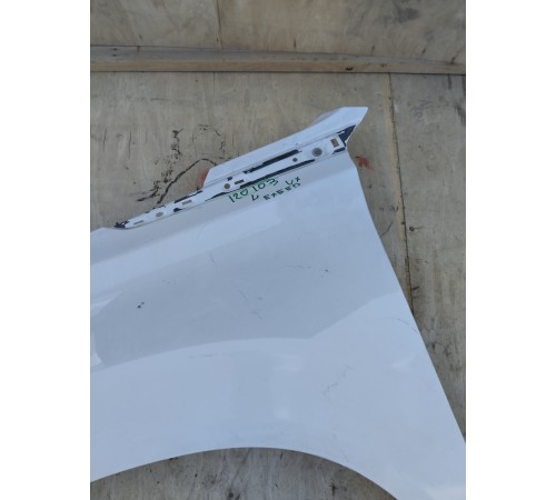 Крыло переднее левое