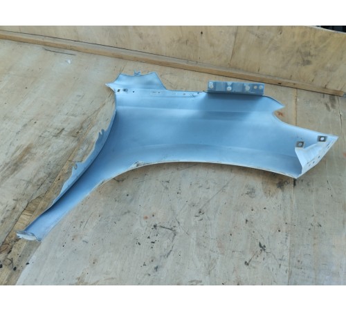 Крыло переднее левое