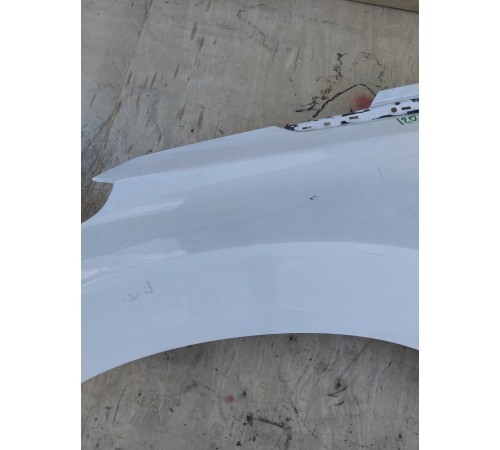 Крыло переднее левое