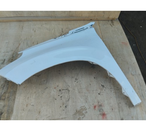 Крыло переднее левое