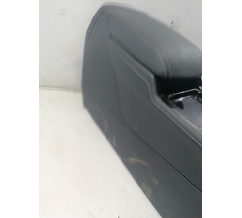 Центральная консоль (с подлокотником)