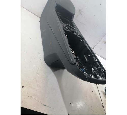 Центральная консоль (с подлокотником)