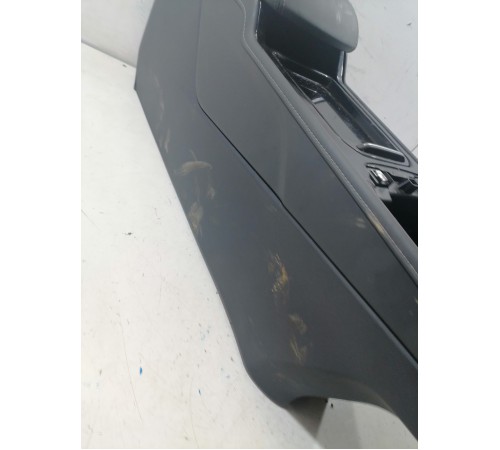 Центральная консоль (с подлокотником)