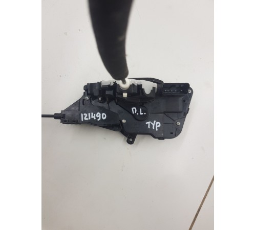 Замок двери передний левый