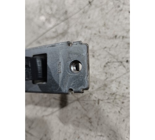 Ограничитель двери передний левый