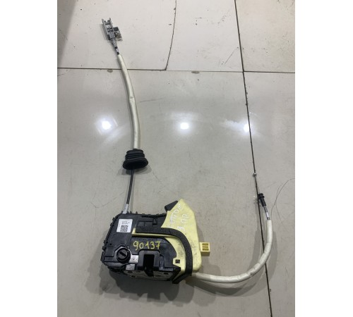 Замок двери (задний правый)