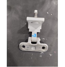 Петля крышки багажника левая