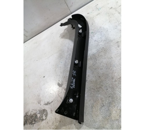 Обшивка крышки багажника правая