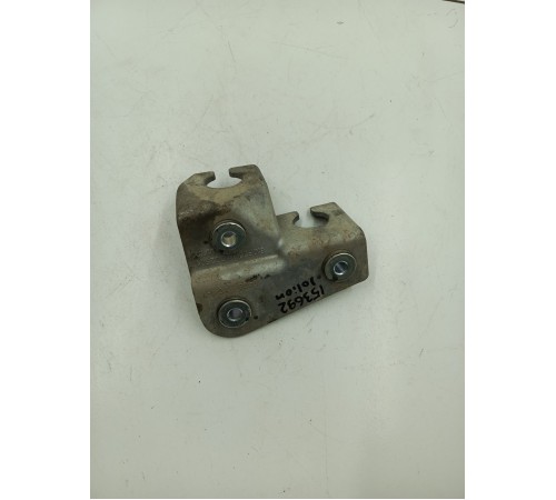 Кронштейн крепление кузова