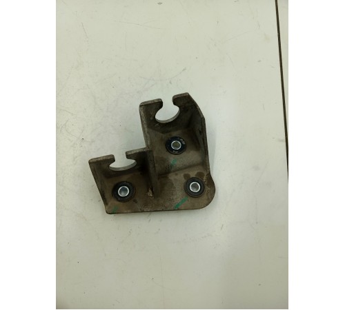 Кронштейн крепление кузова