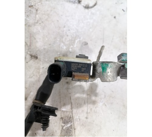 Минусовая клемма аккумулятора