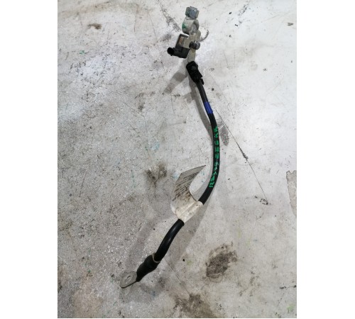 Минусовая клемма аккумулятора