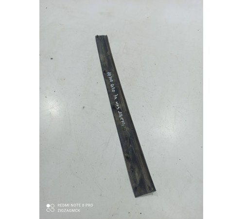 Уплотнитель двери(задний левый нижний)