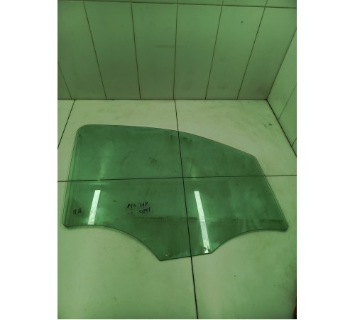 Стекло двери переднее правое