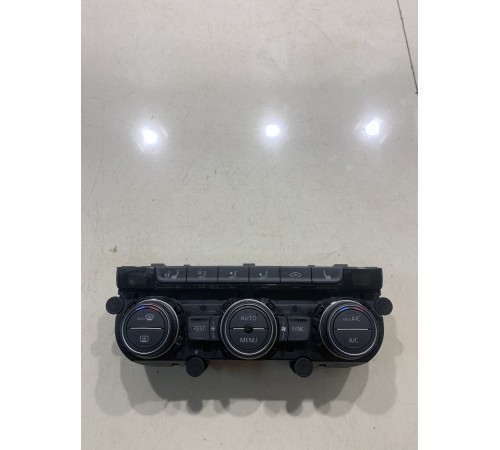 Блок управления климатом(передний)