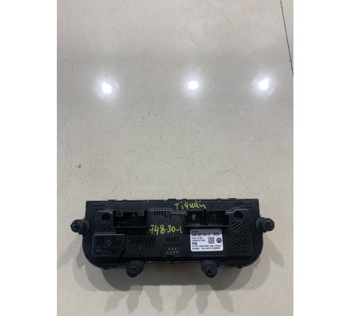 Блок управления климатом(передний)