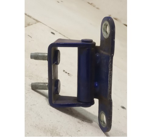 Петля крышки багажника правая