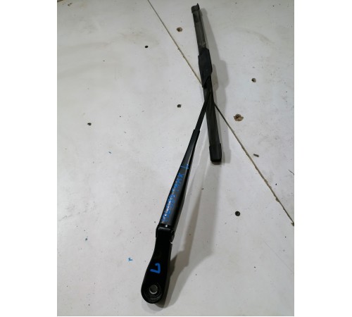 Поводок стеклоочистителя левый, водительский