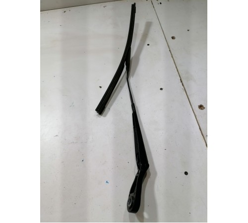 Поводок стеклоочистителя левый, водительский