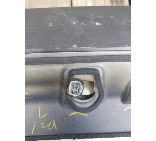 Спойлер двери крышки багажника