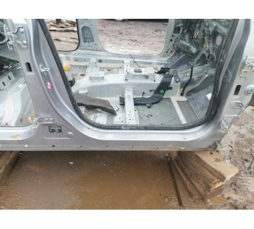 Порог со стойкой правый