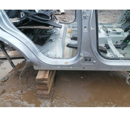 Порог со стойкой правый