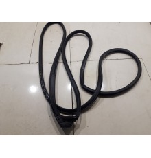 Уплотнитель двери (задний, правый)