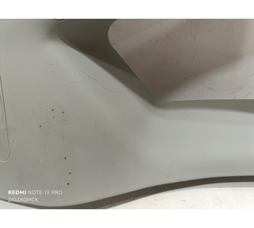 Обшивка задней стойки правая