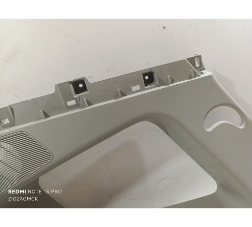 Обшивка задней стойки правая