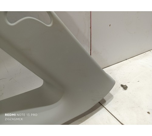 Обшивка задней стойки правая