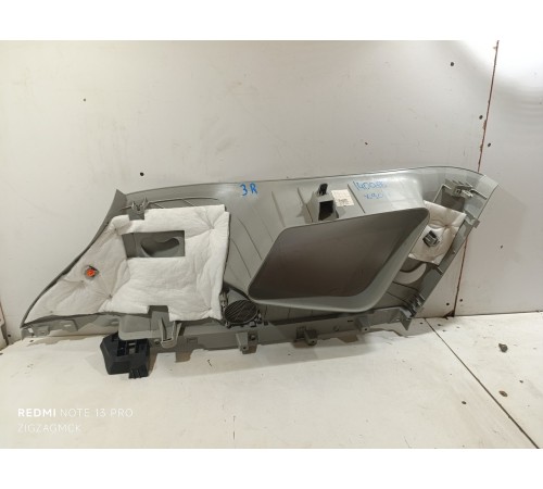 Обшивка задней стойки правая