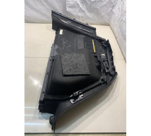 Обшивка багажника (задняя, правая)