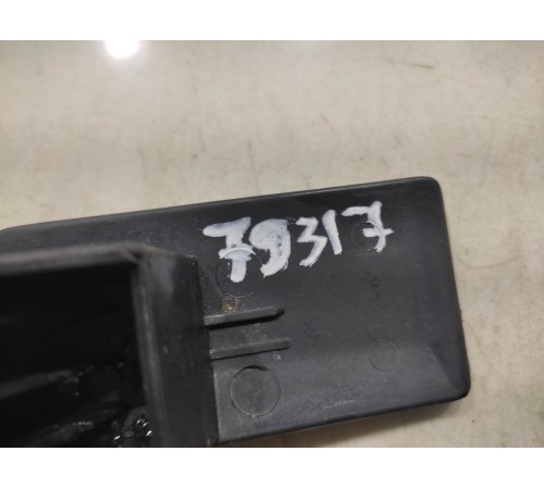 Рычажок открывания бардачка