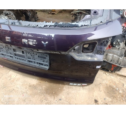 Крышка багажника (пятая дверь)