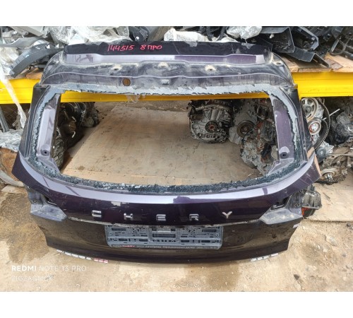 Крышка багажника (пятая дверь)