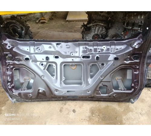 Крышка багажника (пятая дверь)