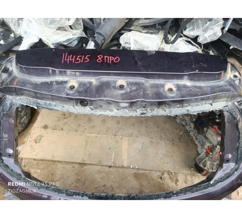 Крышка багажника (пятая дверь)