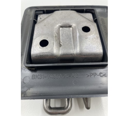 Петля замка двери