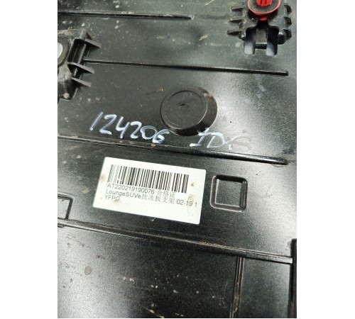 Спойлер крышки багажника