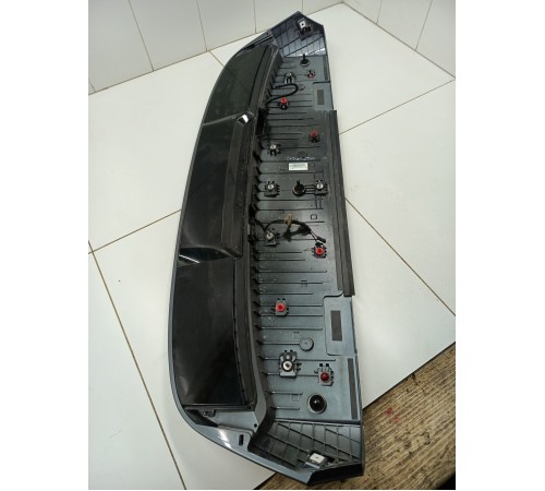 Спойлер крышки багажника