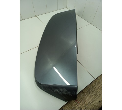 Спойлер крышки багажника