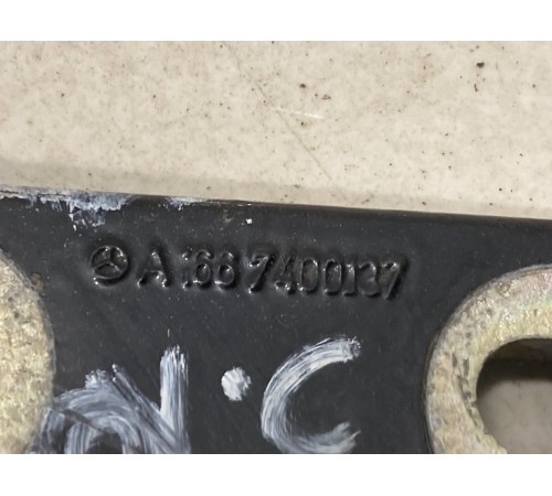 Петля багажника (левая)