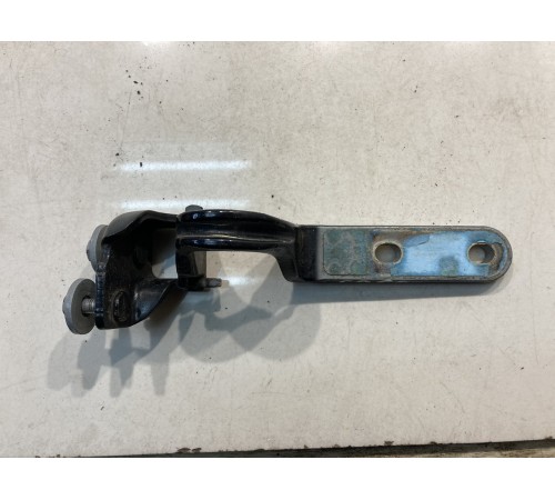 Петля багажника (левая)