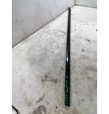 Молдинг стекла передний левый 